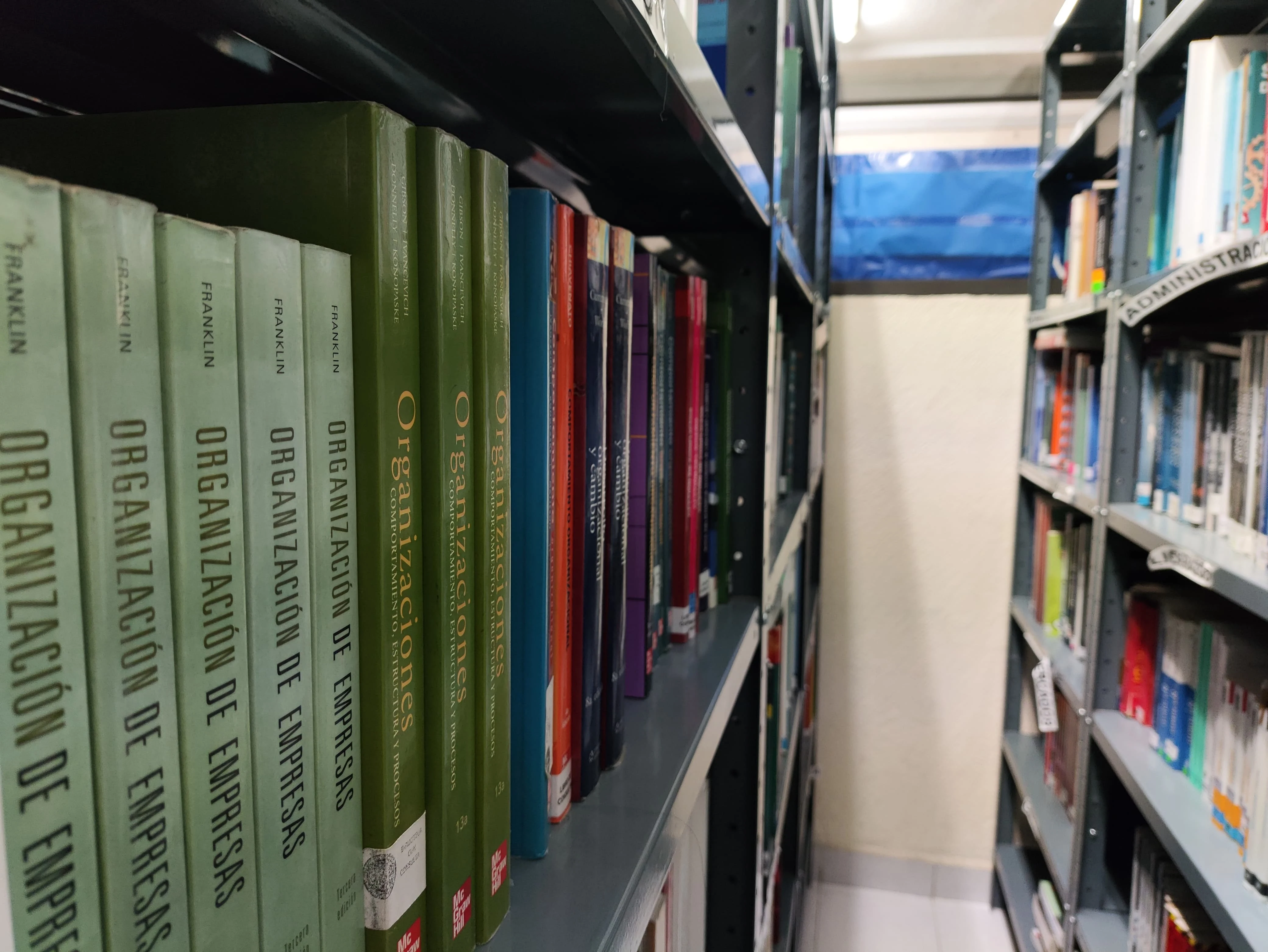 Interior de la Biblioteca 4