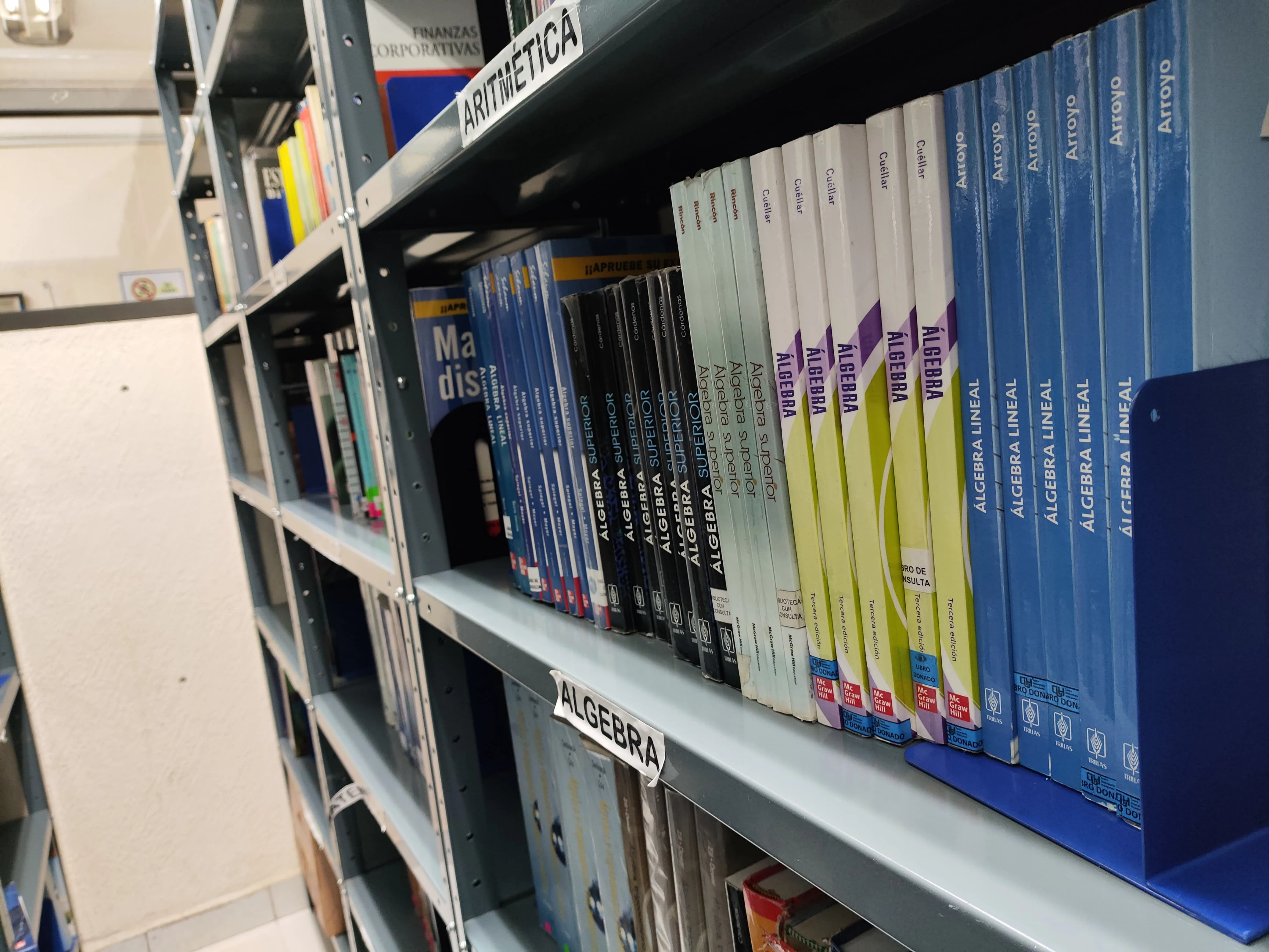 Interior de la Biblioteca 5