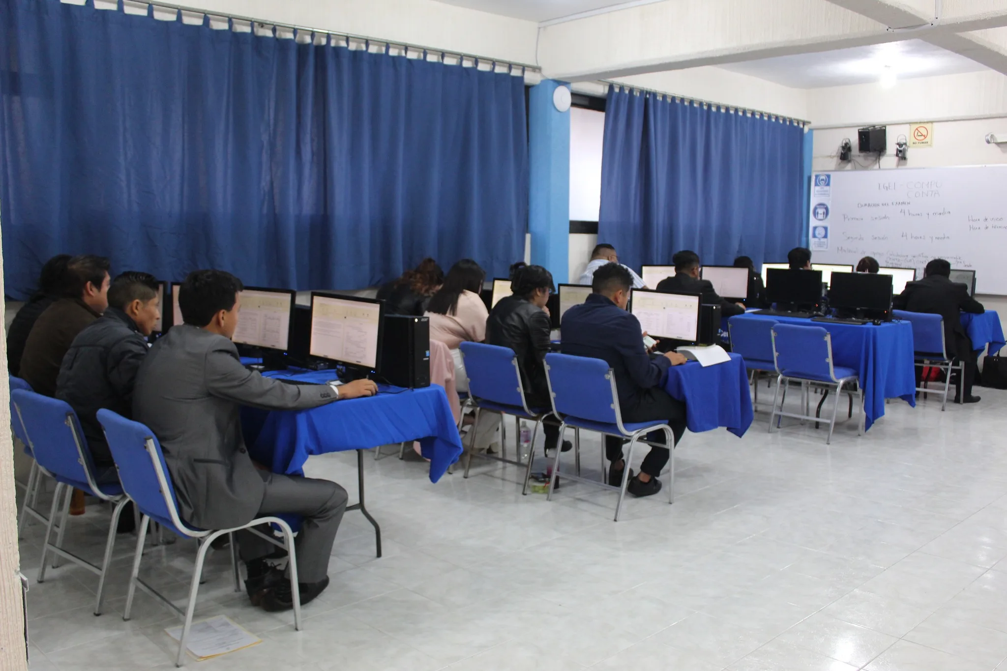 Aplicación del examen CENEVAL EGEL en CUH